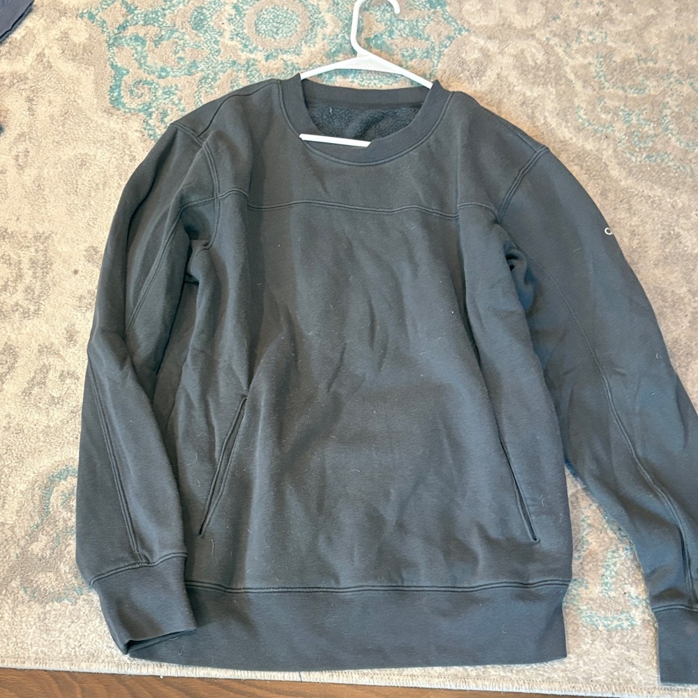 ALO Yoga Black Crewneck Sweater for Men